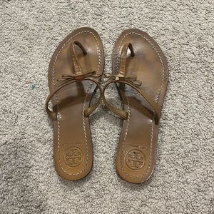 Tory Burch tan leather bow sandals 7.5